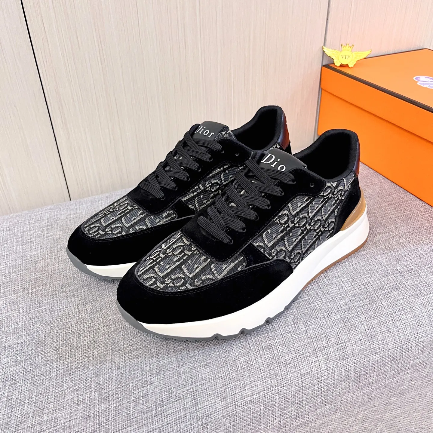 🚘🚘Factory batch 460 men's shoes💰[Dior]🔥Men's high-end brand of shoes official website 1:1 latest masterpiece: the upper is made of Italian imported first-layer cowhide with a comfortable and breathable lining➕original non-slip and wear-resistant outsole🔥, making walking more convenient and comfortable! An exclusive new model, a stunning work, a beautiful 1:1 replica [color] compared to the official quality! Create a fashionable personality to set off your uniqueness! A must-have for trendy men! Classic🔥Size: 38-44 Color: 🔥Multiple colors available🔥.